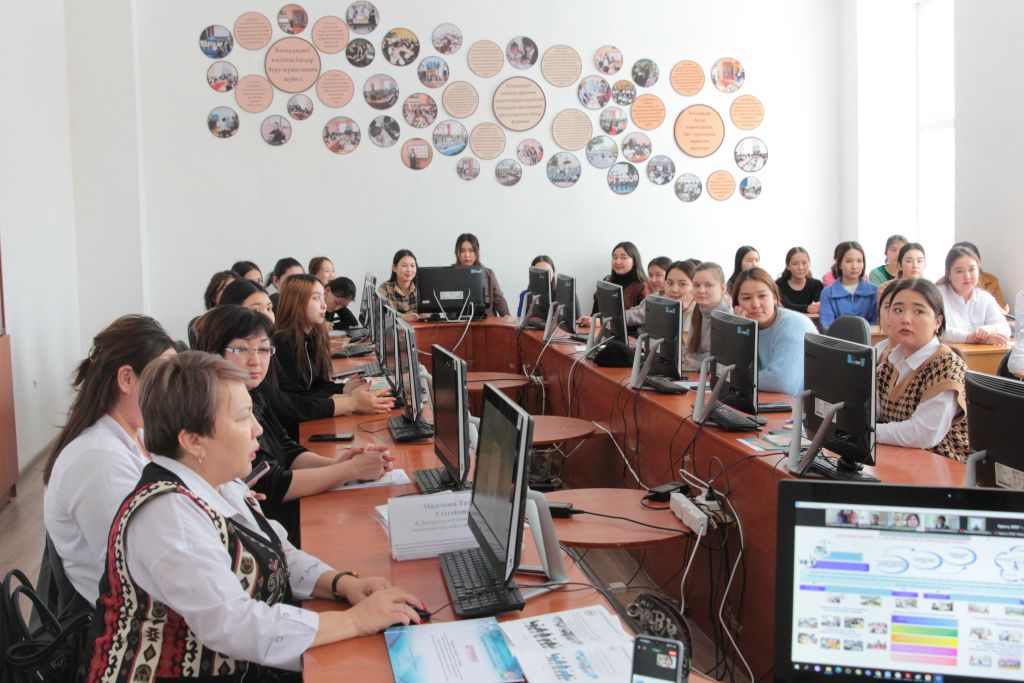 Республиканская научно-практическая конференция на тему: «ПЕДАГОГТЫҢ ФУНКЦИОНАЛДЫ САУАТТЫЛЫҒЫ – БІЛІМ БЕРУ САПАСЫН ЖАҚСАРТУДЫҢ  АСА МАҢЫЗДЫ ШАРТЫ»